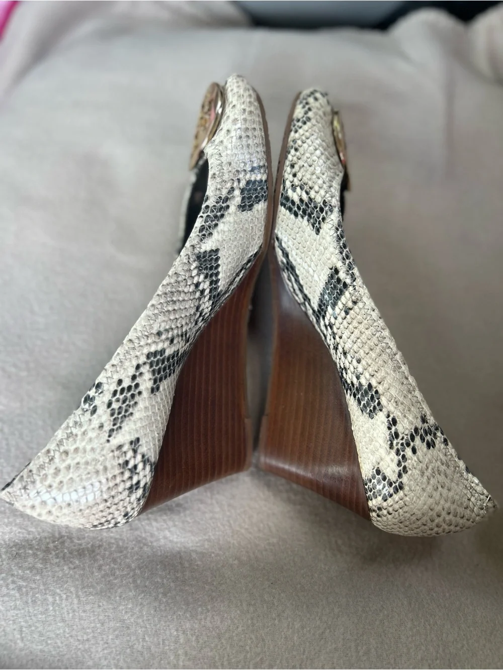 Tory Burch python Snake-Print leather peep toe wedges w/Gold Logo size 11